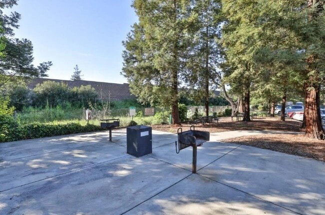 Building Photo - Deluxe Condo-2BR / 2BA near Santana Row/Santa Clara Valley Medical Center