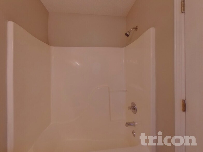 Building Photo - 500 Rockhaven Dr