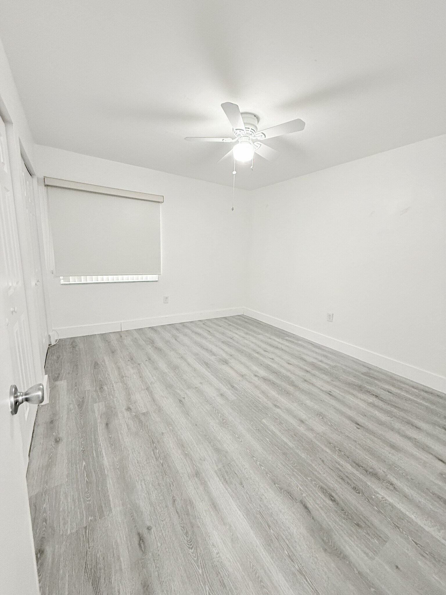 Building Photo - 145 SW 30th Ct