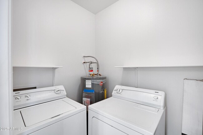 Building Photo - 13700 N Fountain Hills Blvd