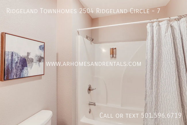 Building Photo - Ridgeland Townhomes | 2 Bed | 2.5 Bath