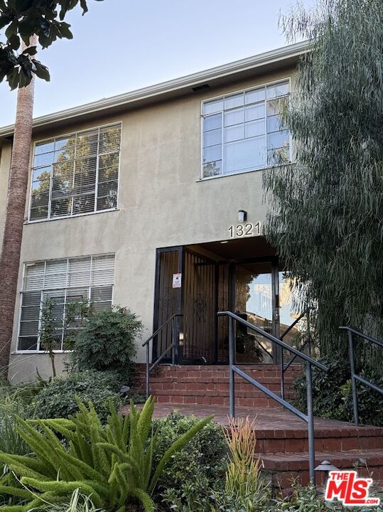 Building Photo - 1321 Laurel Ave