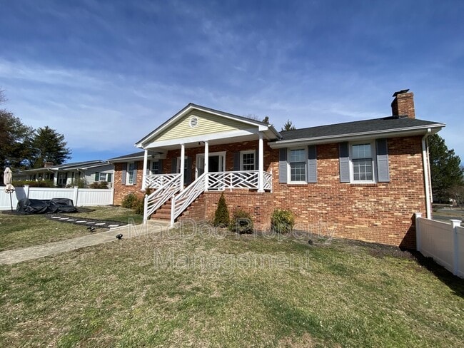 Primary Photo - 219 Butternut Dr
