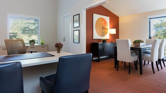 Building Photo - 7001 Old Redmond Rd