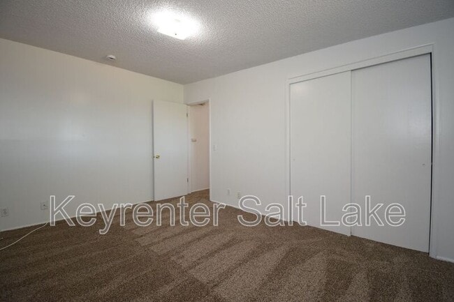 Building Photo - 6758 S 100 E
