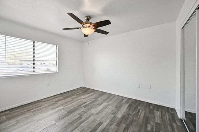 Building Photo - 3065 N 67th Ave