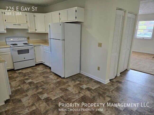 Building Photo - 726 E Gay St