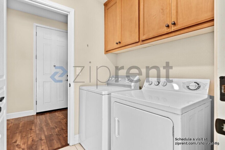 Building Photo - 25937 Dollar St