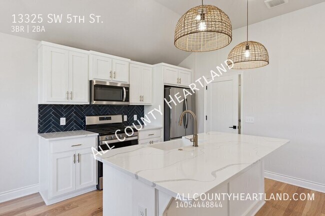 Building Photo - 13325 SW 5th St