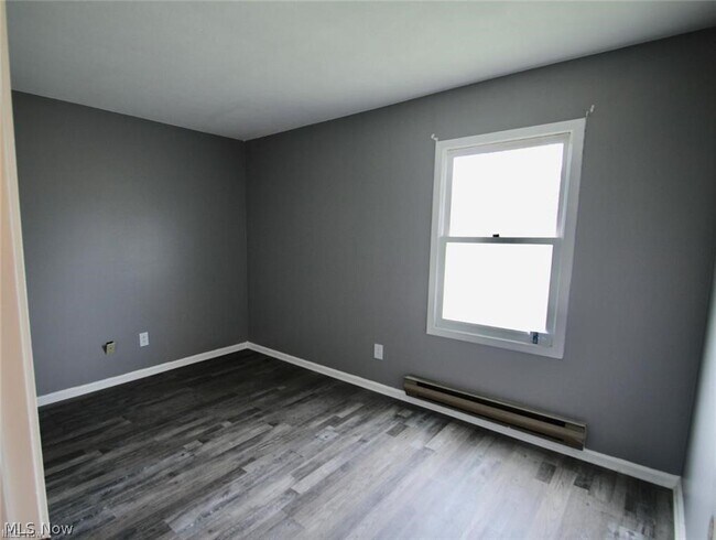 Building Photo - 300 Northland Dr