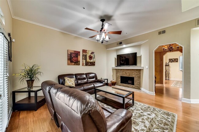 Building Photo - 4040 Avondale Ave