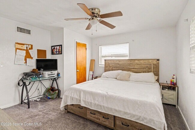 Building Photo - 1087 Creel St
