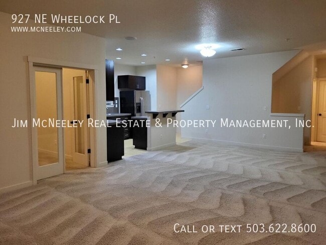 Building Photo - 927 NE Wheelock Pl