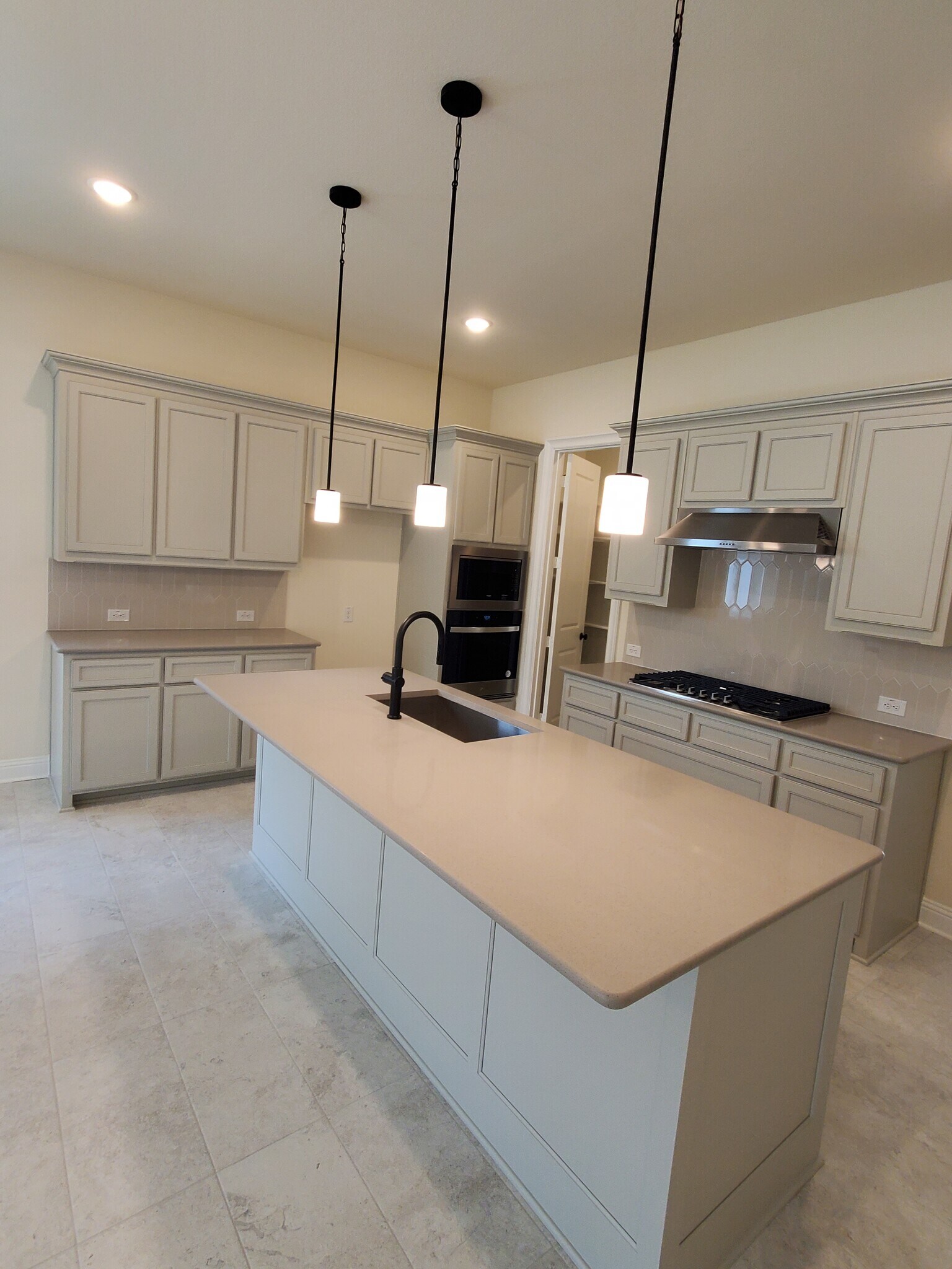 Building Photo - 4512 Hammerstein Blvd