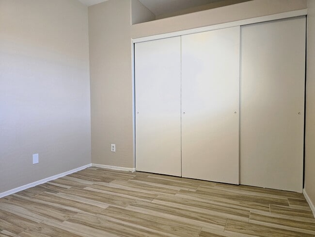 Building Photo - 2300 E Magma Rd