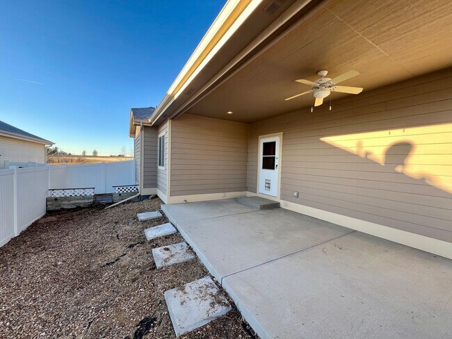 Building Photo - 5807 Zinfandel St