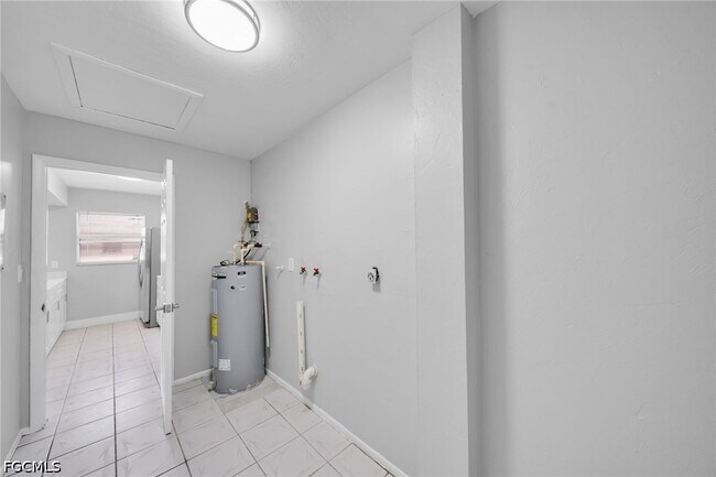 Building Photo - 15 SE 24th Ave