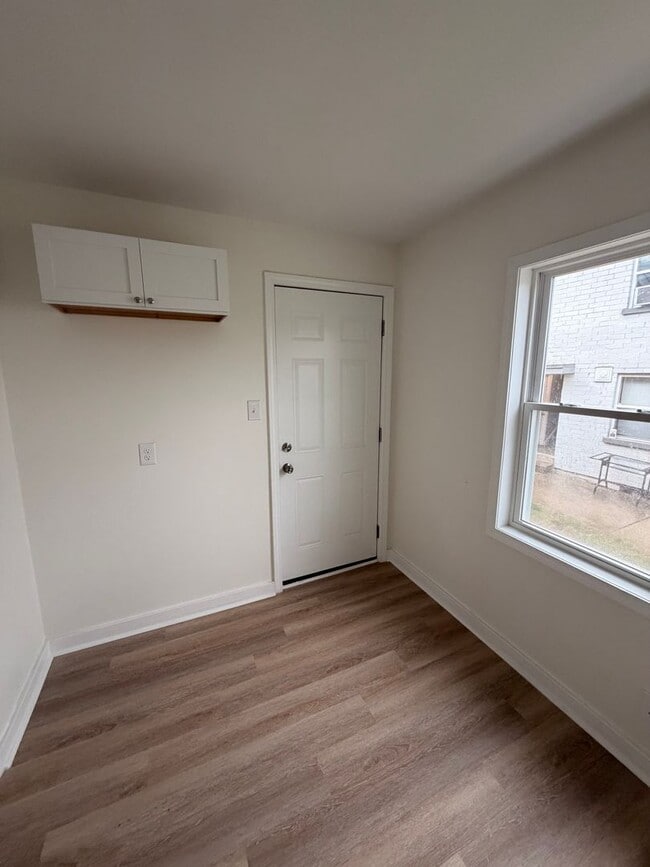 Building Photo - 1439 Nightingale Rd