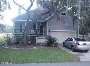 Building Photo - 70 Tuscarora Ave