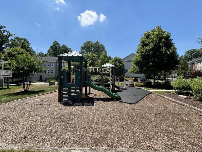 Building Photo - 1738 Whitehall Dr