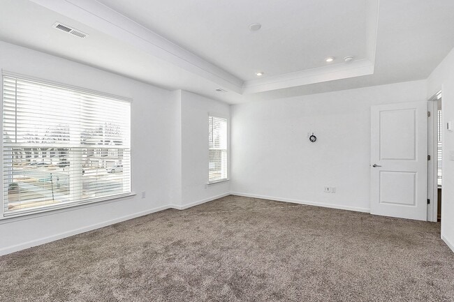 Building Photo - Beautiful three bedroom townhome