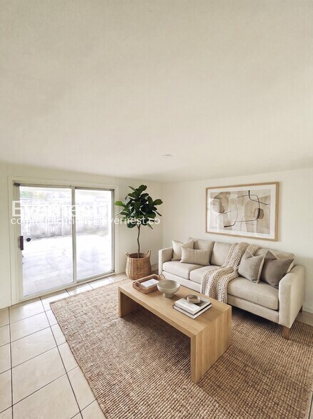 Building Photo - 3749 Beechwood Dr