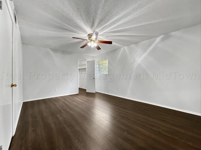 Building Photo - Charming Home in North Arlington