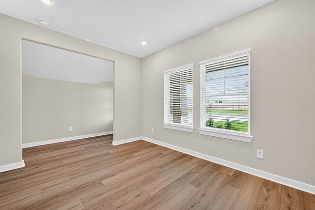 Building Photo - 3050 Marble Wy