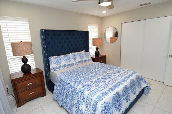 Building Photo - 8752 Mallard Reserve Dr