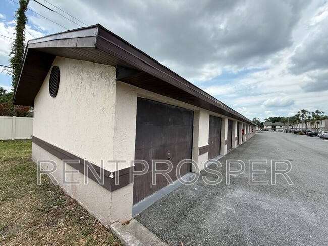 Building Photo - 1069 Ellen Ct