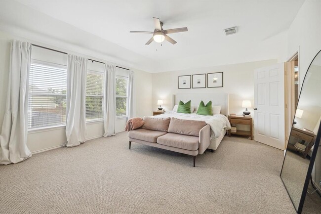 Building Photo - 1703 Redwing Pines Dr