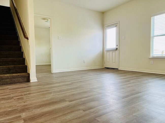 Building Photo - 6233 White Jade Dr