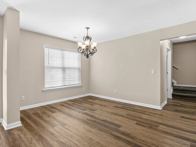 Building Photo - Beautiful 4 BR,  2 BA Ranch Home - District 2