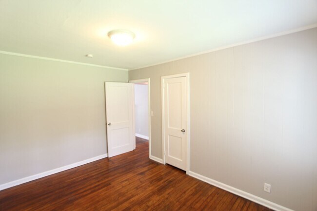Building Photo - New On The Market! 3 Bedroom 1 Bath