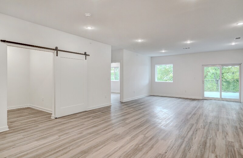 Building Photo - 100 Mockingbird Ln W