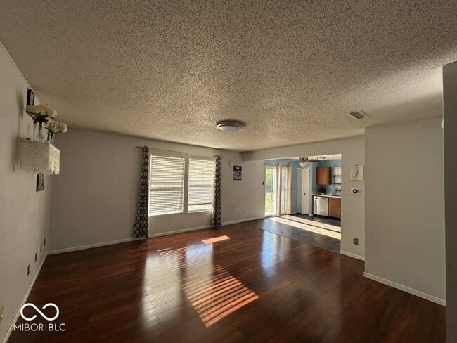 Building Photo - 6424 Alonzo Dr