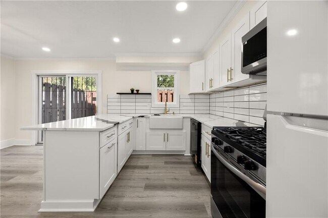 Building Photo - 3298 Abbeywood Dr