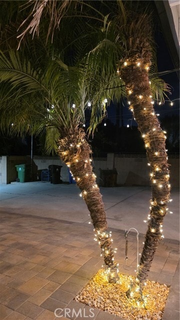 Building Photo - 18224 Chatsworth St