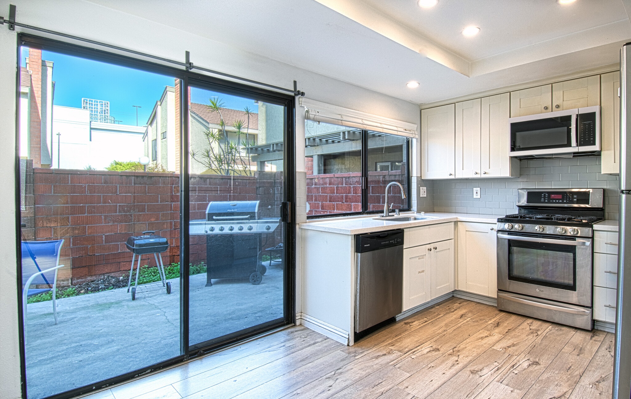 Building Photo - 2064 S June Pl