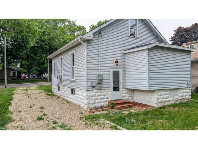 Building Photo - 624 E Hawthorne St