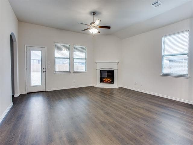 Building Photo - 123 Lakeview Cir