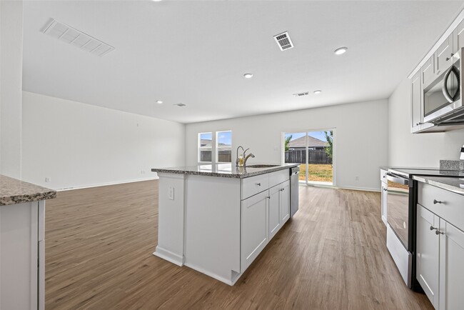 Building Photo - 654 Amesbury Rd