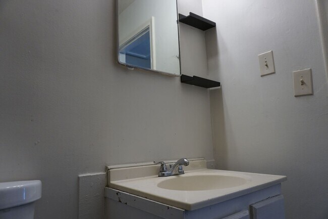 Building Photo - 3543 Valley Heights Dr