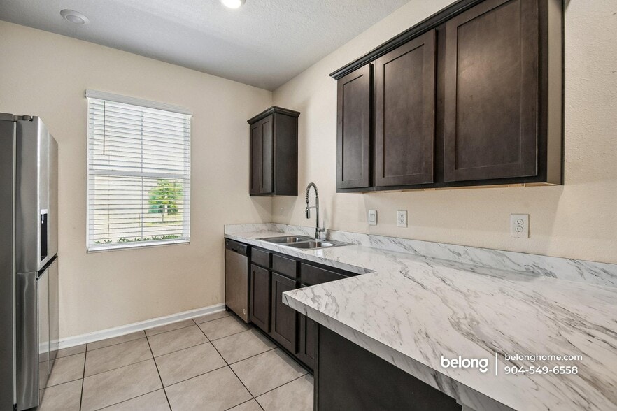 Building Photo - 4038 Oak Mill Rd