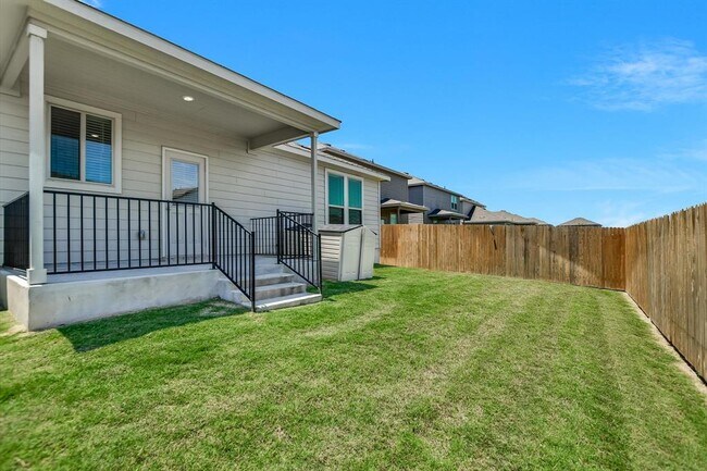 Building Photo - 216 The Duke Dr