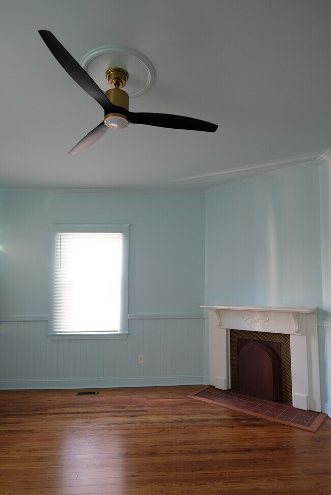 Building Photo - Renovated Historic Home