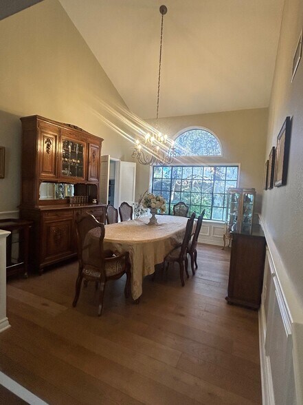 Building Photo - 3098 Dragonfly St