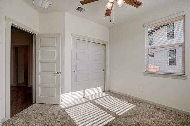 Building Photo - 280 Tequilana Pass