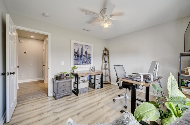 Building Photo - 707 Plantation Cir