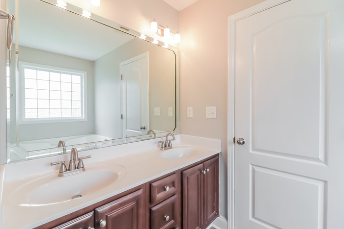 Building Photo - 221 Raleigh Way